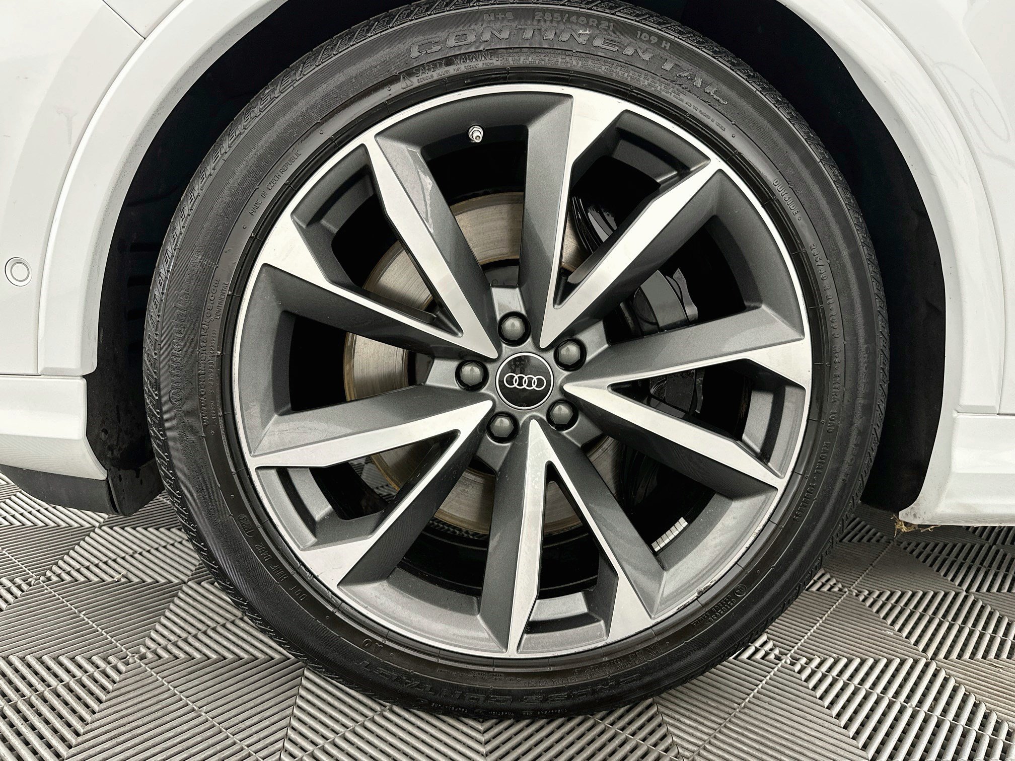 Used 2023 Audi SQ7 Prestige w/ Prestige Package AWD/4WD image 36