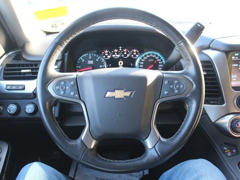 Used 2019 Chevrolet Suburban Premier w/ Premier Plus Edition image 5