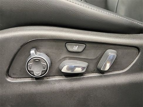 Used 2024 Cadillac XT4 Premium Luxury image 21