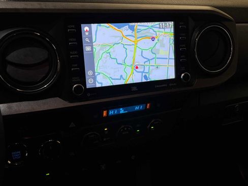 Certified 2020 Toyota Tacoma TRD Off-Road image 25