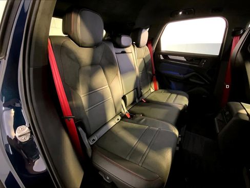 Used 2025 Porsche Cayenne GTS image 23