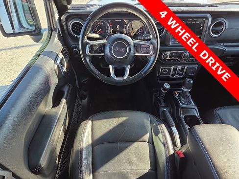 Used 2018 Jeep Wrangler Unlimited Sahara image 12