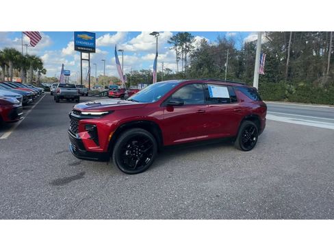 Used 2025 Chevrolet Traverse RS image 6