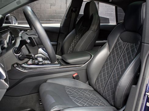 Used 2023 Audi SQ8 Prestige AWD/4WD image 38
