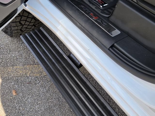 New 2026 GMC Sierra 2500 AT4X w/ LPO, Black Badging Package AWD/4WD image 9