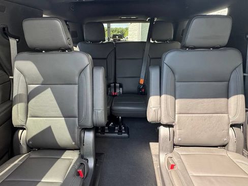Used 2022 Chevrolet Tahoe LT w/ Luxury Package AWD/4WD image 33