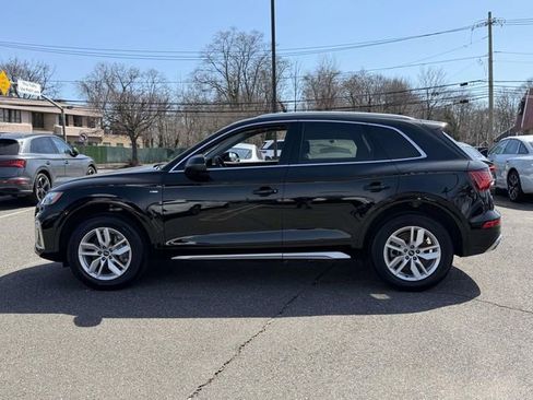 Used 2023 Audi Q5 2.0T Premium w/ Convenience Package image 2
