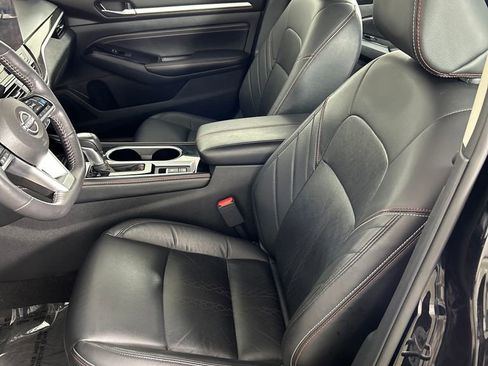 Used 2023 Nissan Altima 2.0 SR FWD image 13