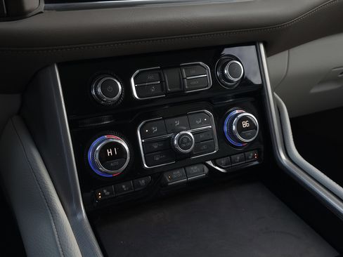 Used 2022 GMC Yukon Denali w/ Denali Ultimate Package image 17