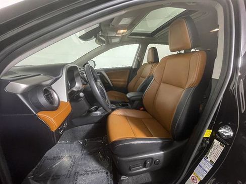 Used 2017 Toyota RAV4 Limited image 9