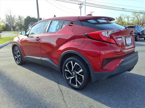 Used 2022 Toyota C-HR XLE FWD image 12