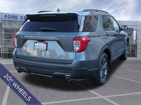 Used 2022 Ford Explorer XLT w/ Equipment Group 202A image 4