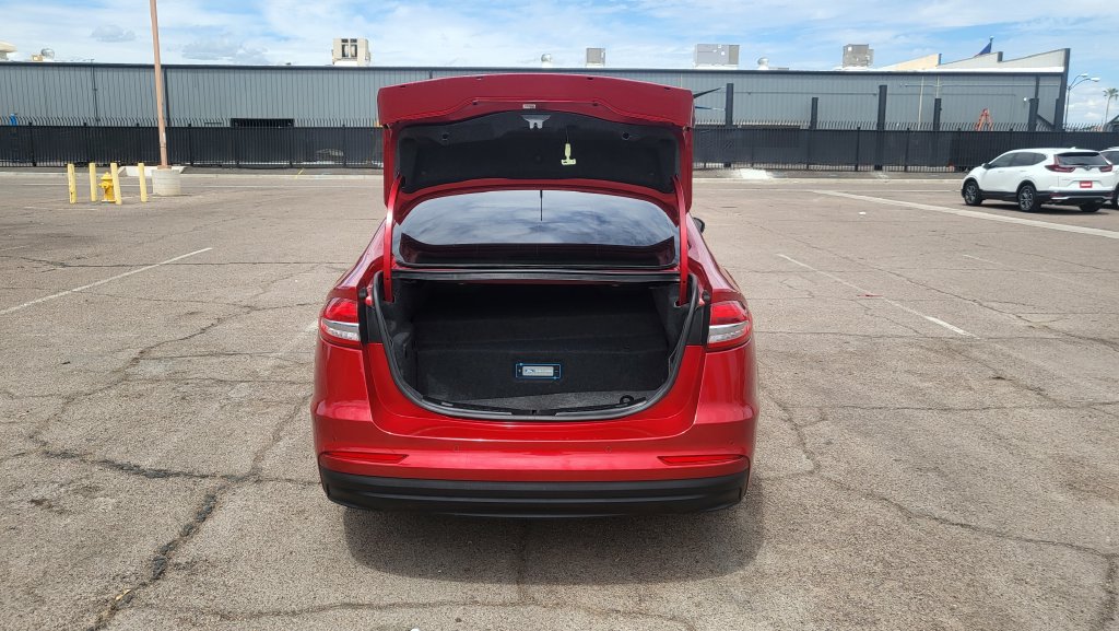 Used 2020 Ford Fusion Energi Titanium FWD image 12