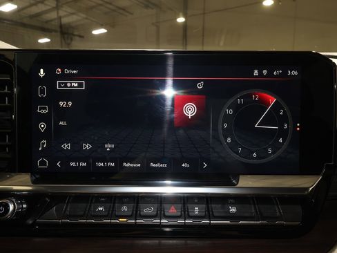 Certified 2024 GMC Sierra 1500 SLT w/ SLT Premium Package AWD/4WD image 13