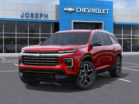 New 2026 Chevrolet Traverse High Country w/ LPO, Floor Liner Package FWD image 8