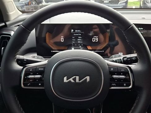 Used 2025 Kia Sorento S AWD/4WD image 19