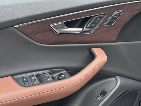 Used 2025 Audi Q8 Premium Plus image 20