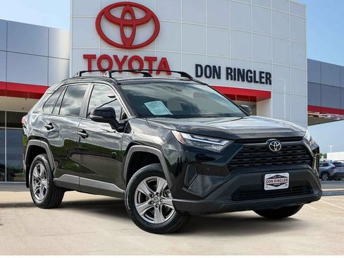 Used 2025 Toyota RAV4 XLE w/ Convenience Package FWD image 1