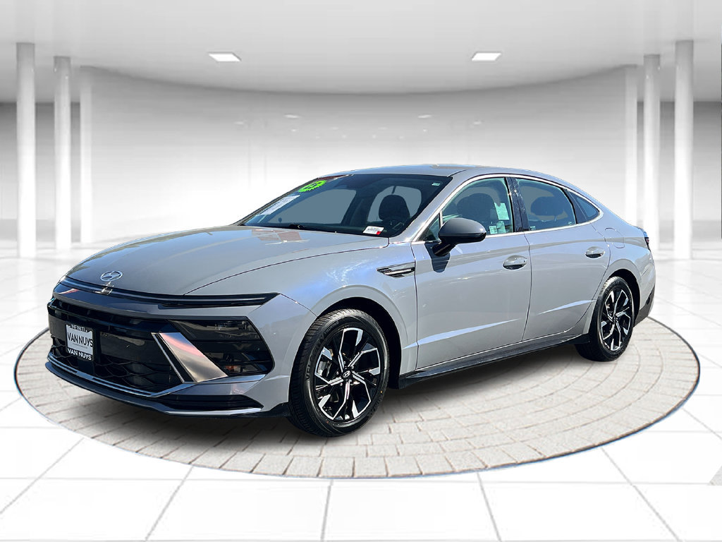Used 2025 Hyundai Sonata SEL FWD image 1