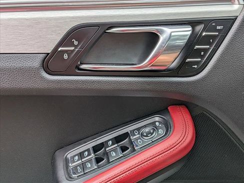 Used 2017 Porsche Macan Turbo image 12