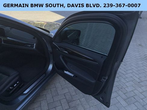 Used 2019 BMW 530i xDrive w/ Premium Package image 21