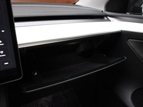 Used 2024 Tesla Model Y Long Range AWD/4WD image 33