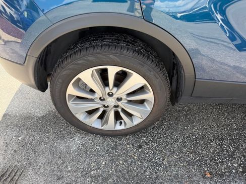 Used 2020 Buick Encore Preferred w/ Safety Package FWD image 5