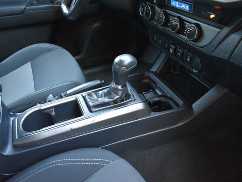 Used 2022 Toyota Tacoma TRD Sport w/ Technology Package AWD/4WD image 24