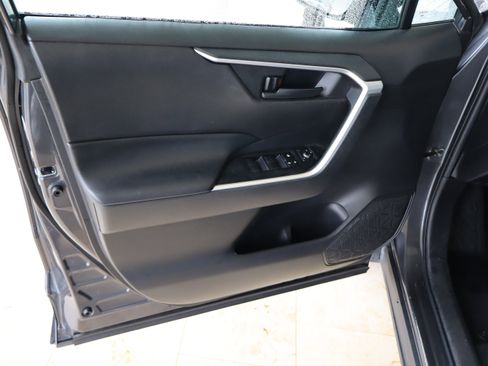 Used 2022 Toyota RAV4 LE image 15