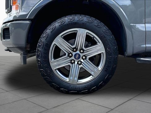 Used 2018 Ford F150 XLT w/ Equipment Group 302A Luxury AWD/4WD image 11
