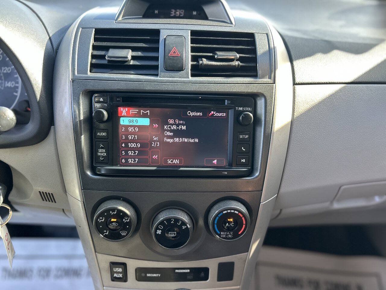 Used 2013 Toyota Corolla LE FWD image 12