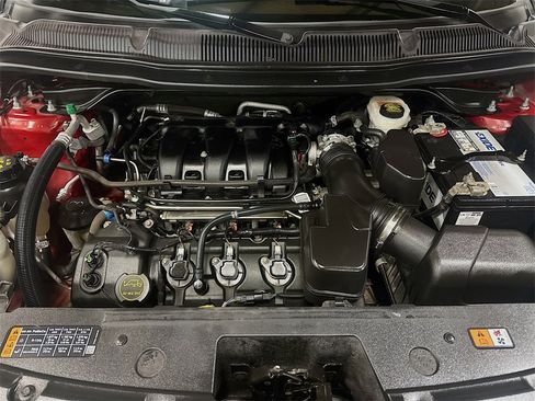 Used 2018 Ford Explorer XLT w/ Equipment Group 202A image 37