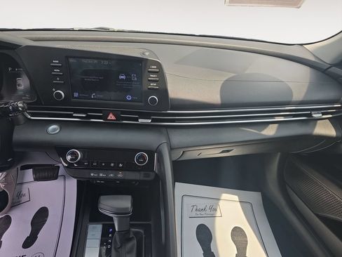 Used 2021 Hyundai Elantra SEL FWD image 10