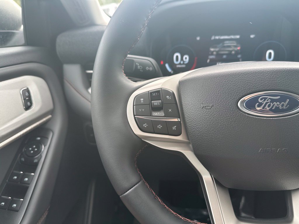 New 2026 Ford Explorer Active RWD image 18