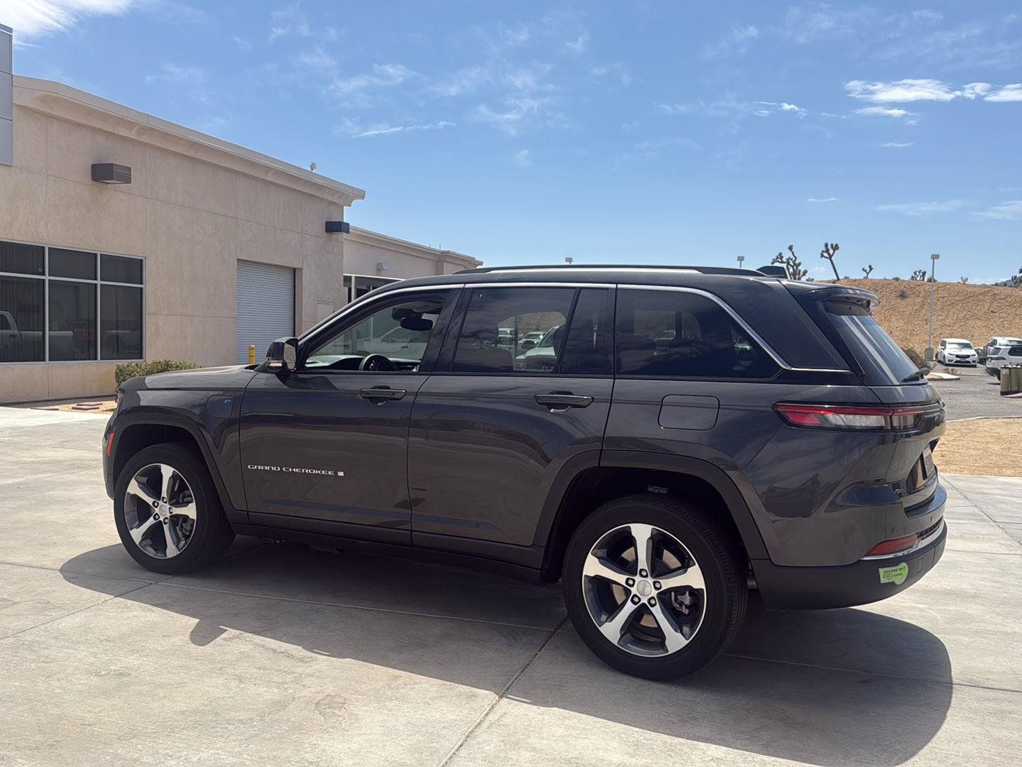 Used 2023 Jeep Grand Cherokee 4WD 4xe image 6