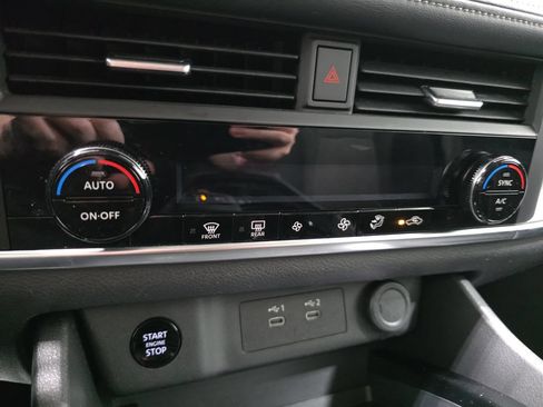 Used 2025 Nissan Rogue SV FWD image 22