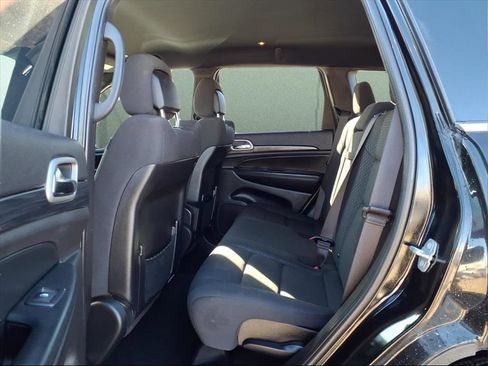 Used 2021 Jeep Grand Cherokee Laredo image 8