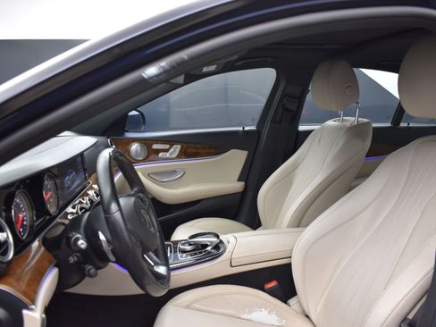 Used 2017 Mercedes-Benz E 300 4MATIC image 11