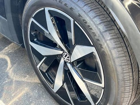 Used 2023 Volkswagen ID.4 Pro S AWD/4WD image 4
