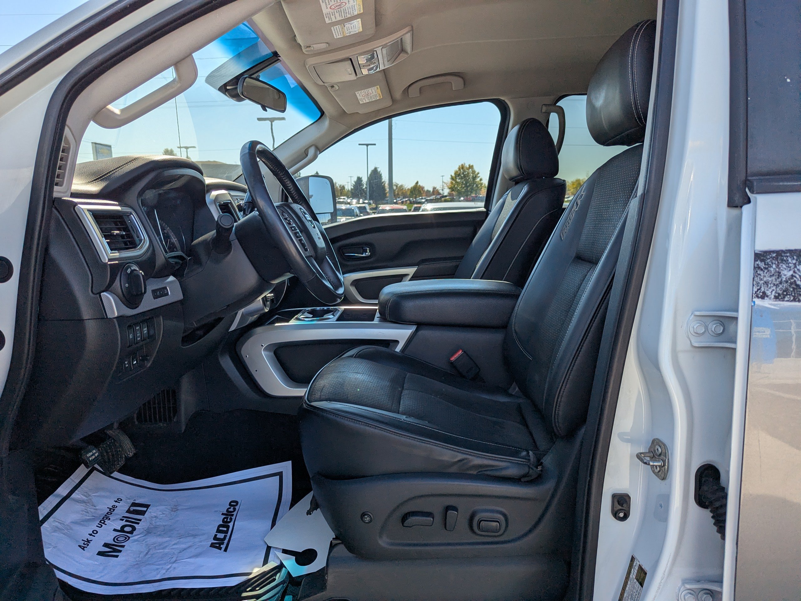 Used 2016 Nissan Titan PRO-4X AWD/4WD image 12