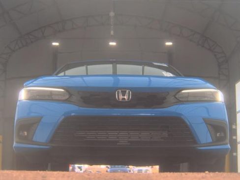 Used 2024 Honda Civic Sport Touring image 5