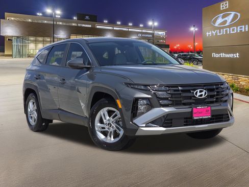 Certified 2026 Hyundai Tucson SE FWD image 3