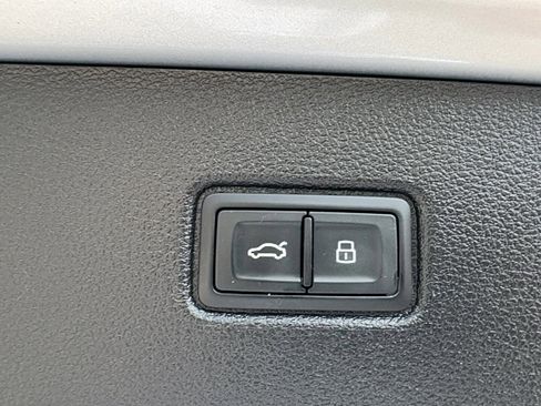 Used 2017 Audi Q7 3.0T Premium Plus image 10