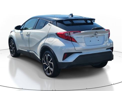 Used 2020 Toyota C-HR LE image 4