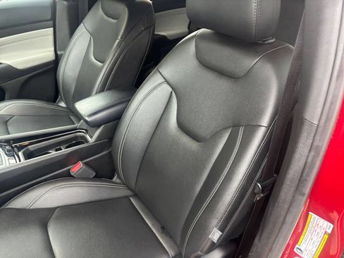 Used 2025 Jeep Compass Limited AWD/4WD image 36