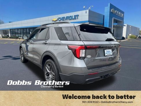 Used 2025 Ford Explorer ST-Line w/ ST-Line Street Pack AWD/4WD image 5