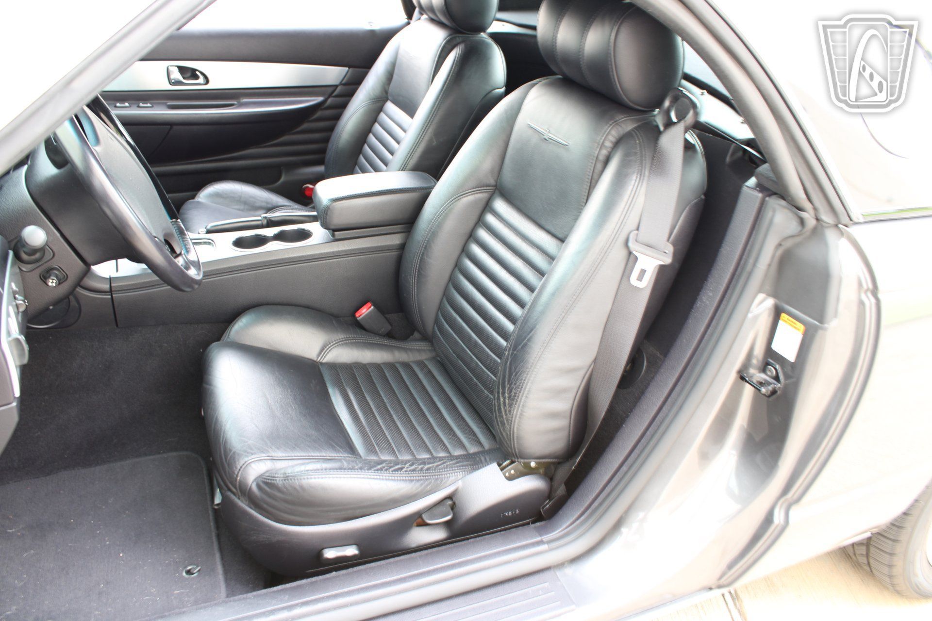Used 2003 Ford Thunderbird RWD image 7