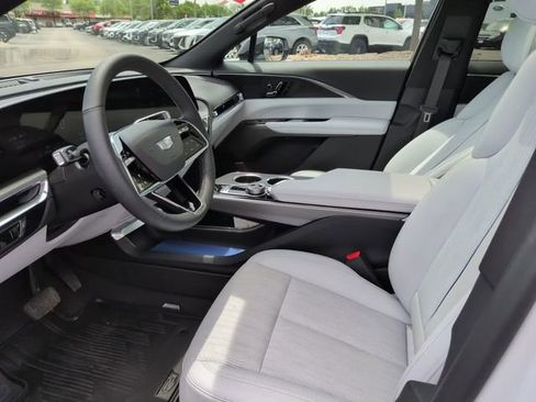 Certified 2024 Cadillac Lyriq Luxury AWD/4WD image 17