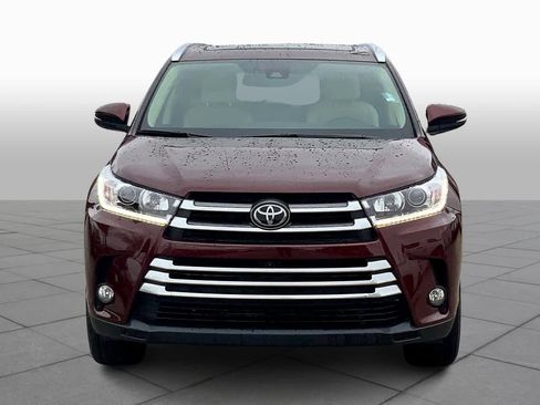 Used 2017 Toyota Highlander Limited Platinum FWD image 4