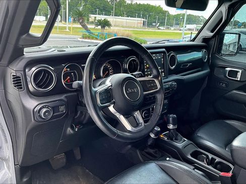 Used 2023 Jeep Wrangler Unlimited Sahara image 18